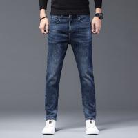 Живой взрыв 2023 Осенний и зимняя барветная джинсовая джинсовая ткань мужские прямые брюки с высокой эластичной брюки с высокой эластичной брюки Оптовые мужчины