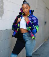 UJ4548 Cross -Bordder Women's Новые мужчины и женщины могут носить цветную камуфляжную печать и окрашенные булочки с ванной комнатой.